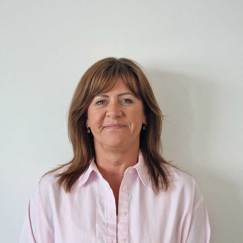 Tracey Elliott